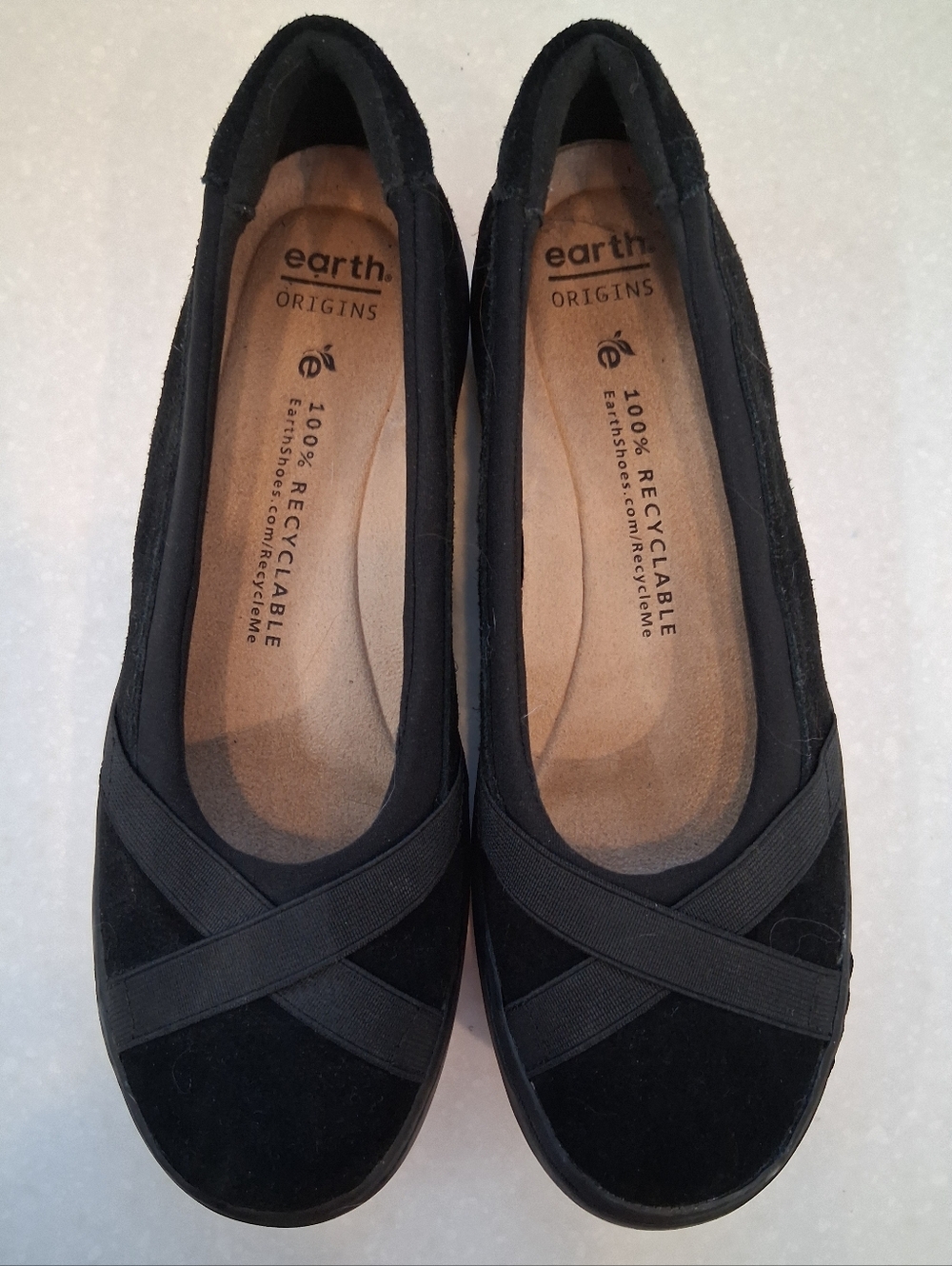 Earth Origins Women's Black Slip-On Flats with Crossed Elastic Straps - Picture 2 of 7